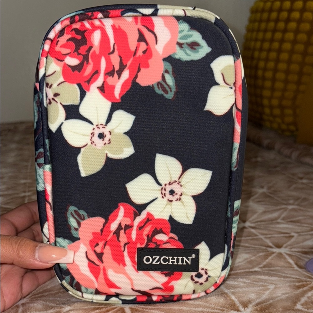 Ozchin Smell-proof Floral Travel Pouch NWOT